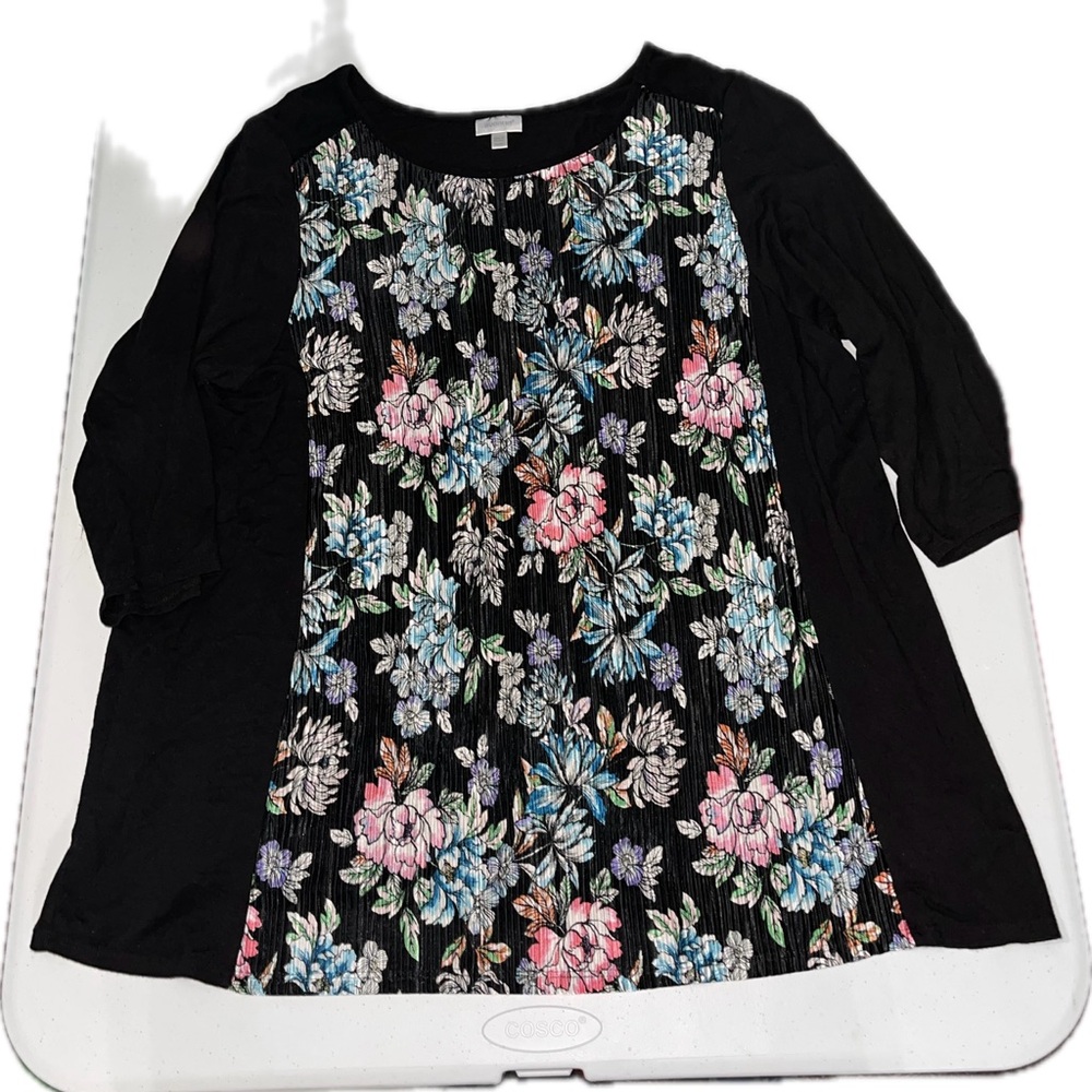 ๐ Avenue Pleated Floral Blouse - Picture 5 of 6